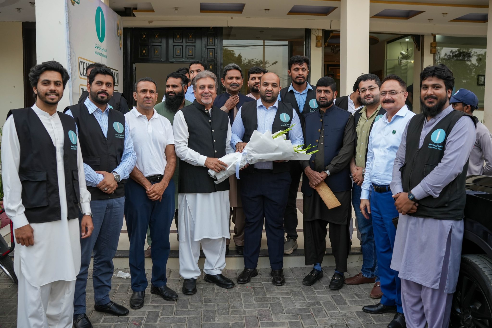 Minister Visits Allah Walay Mega Kitchen