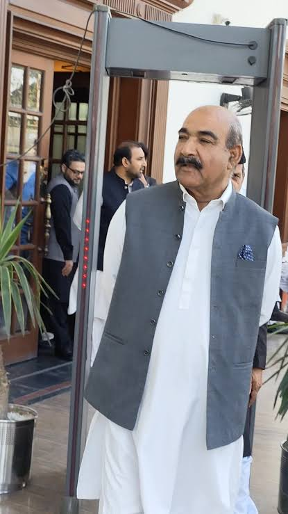 Rana Muhammad Hayat arriving at an event