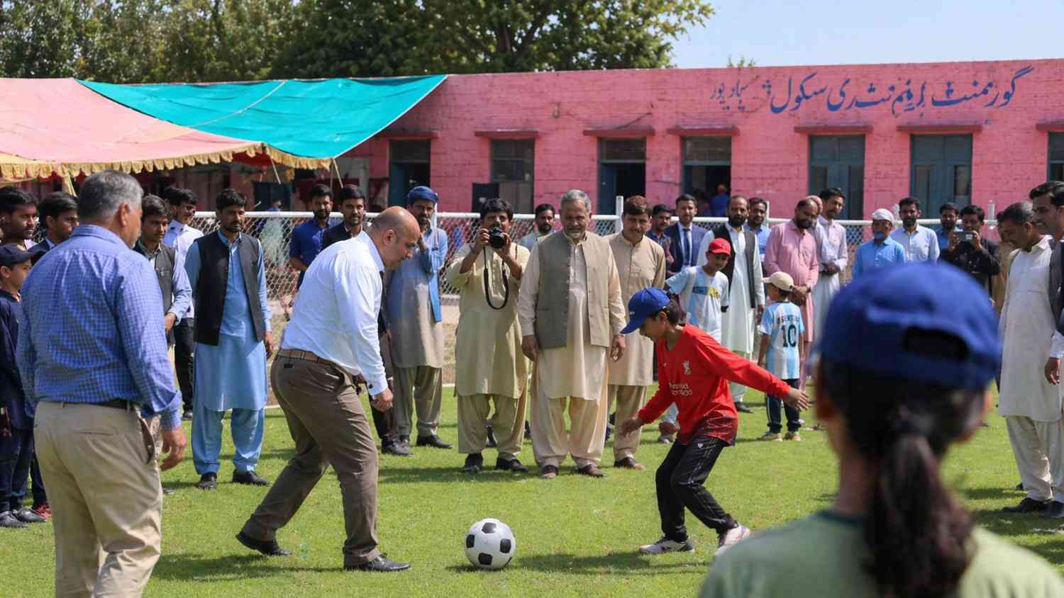 Rana Sikandar with Students